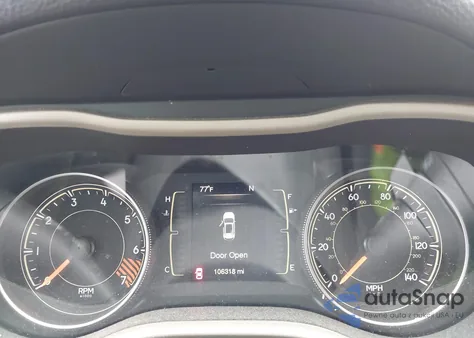 2015 Jeep Cherokee Latitude z USA, uszkodzony, nr VIN 1C4PJMCB5FW767901